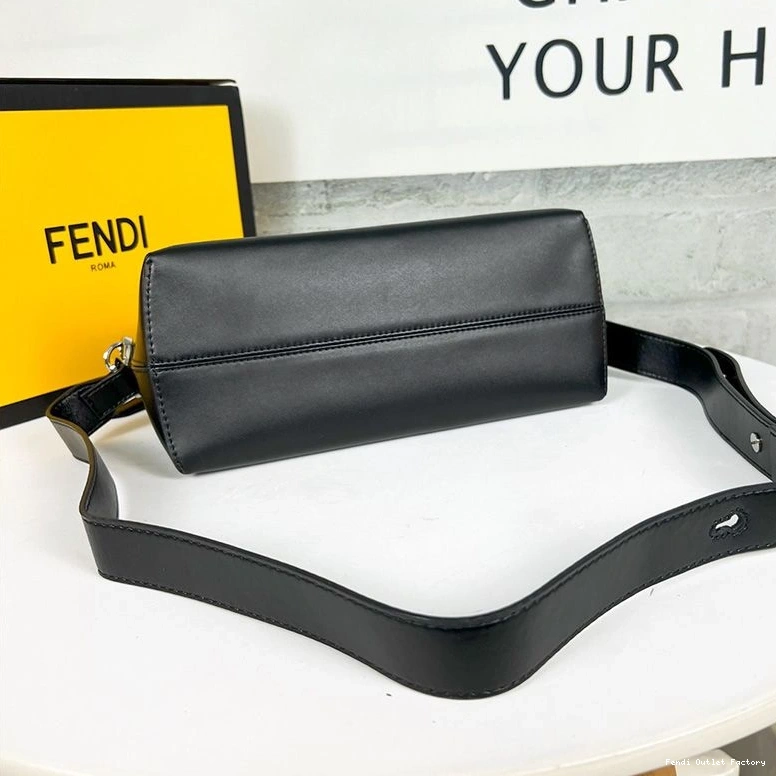 Vintage HOT ROMA Bag By Way In Leather Calf Boston Fendi Black Medium Logo The 0802